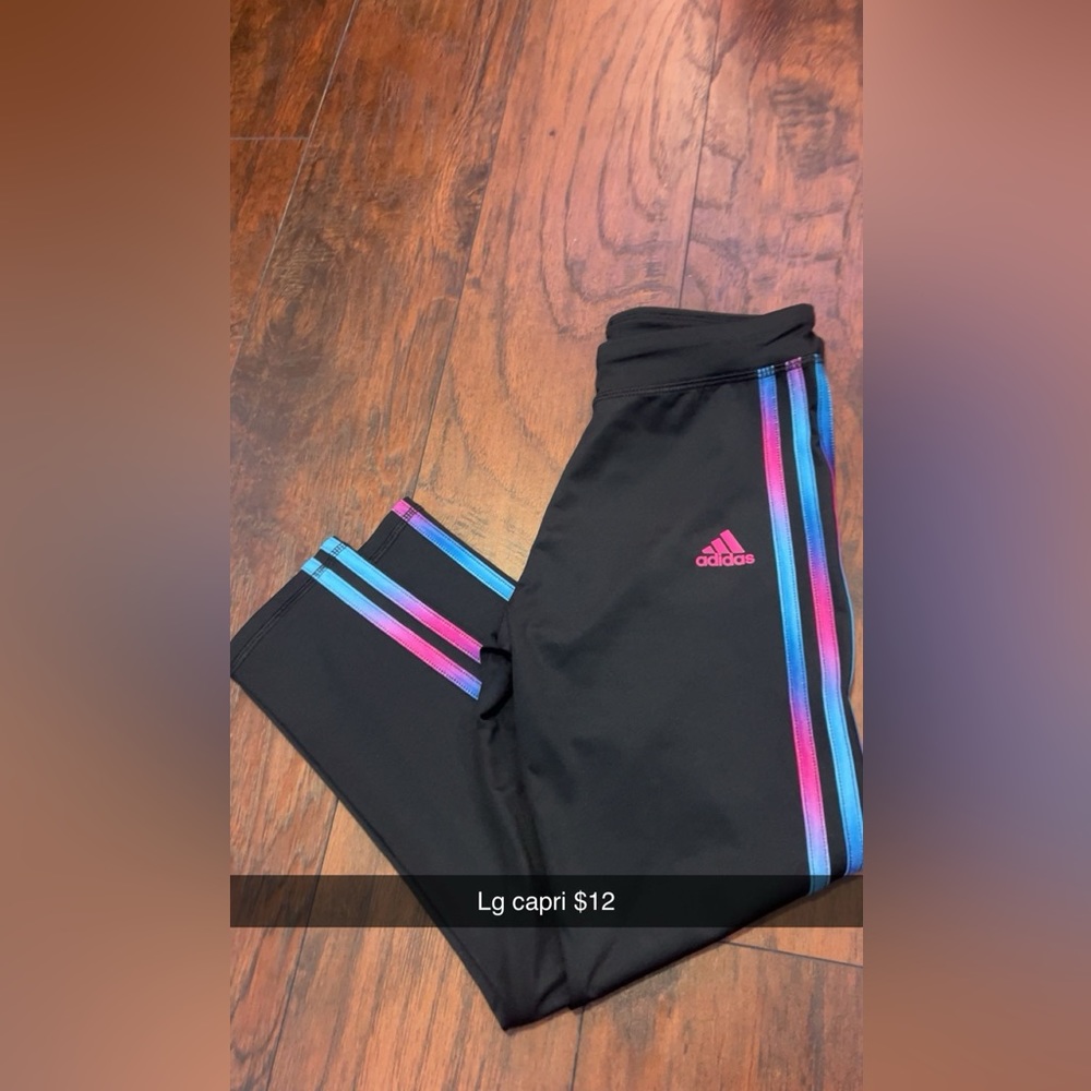 Adidas large Capri